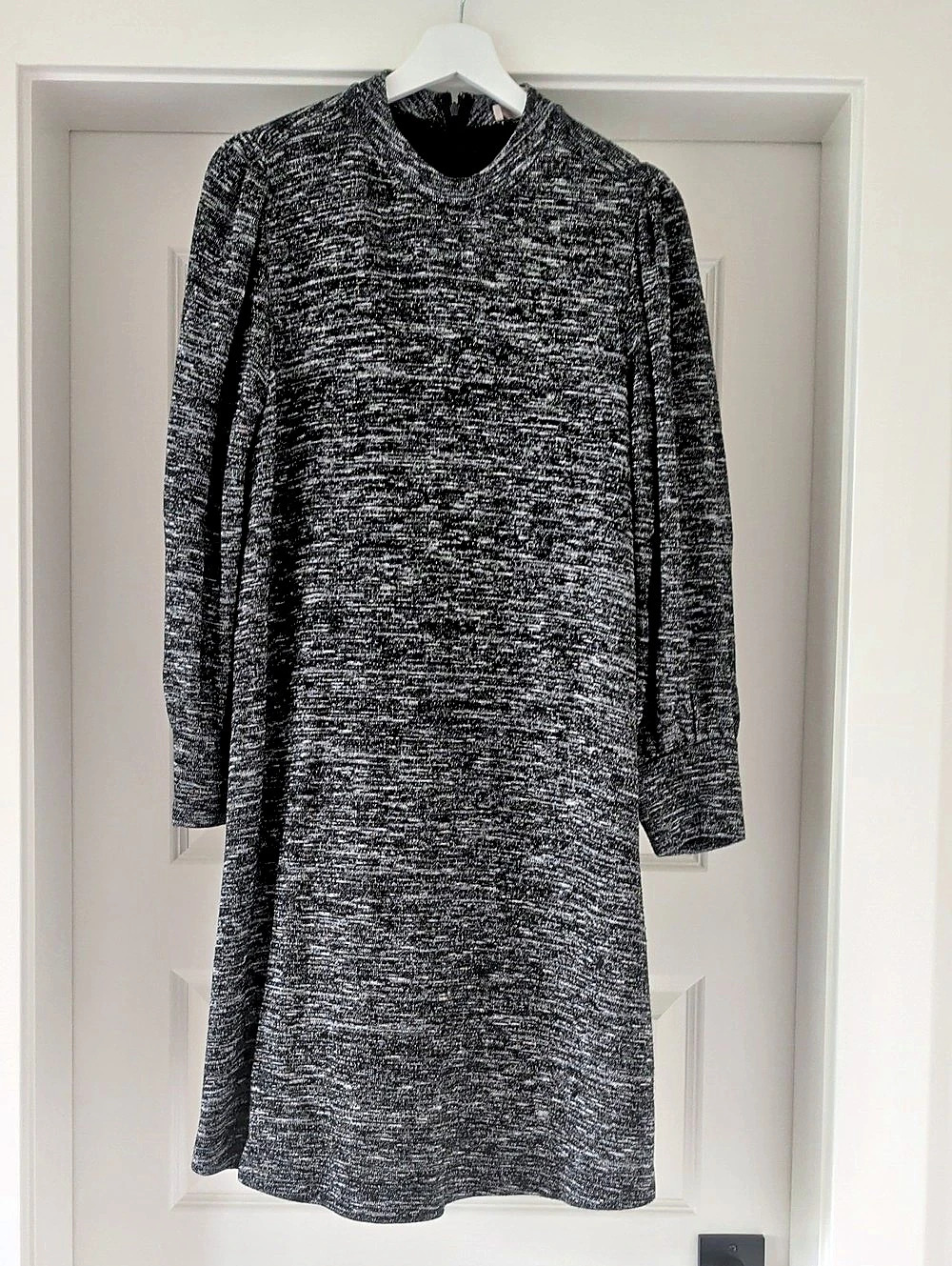 LOFT Long Sleeve Midi Dress in Black & White Like New